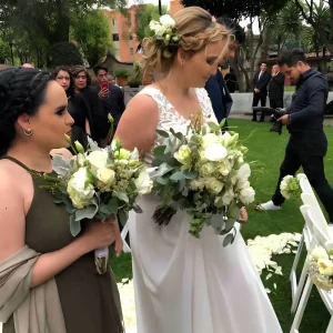 Paquete de ramos de novia con bouquet floral blanco para boda