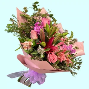 Ramo Combinado Especial con rosas lilis lisianthus astromelias y mateolas