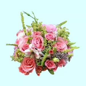 Ramo bouquet para dama de honor en tonos rosas con rosas y alstroemerias