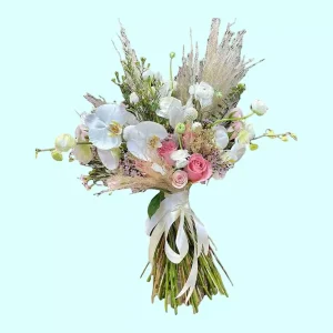 Ramo de novia con orquídeas phalaenopsis rosas y ranúnculos