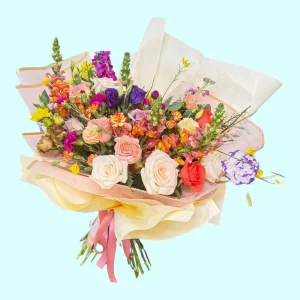El Cute arreglo con flores frescas de temporada de colores