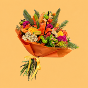 Ramo Altar Mágico con lilis naranjas, rosas amarillas, aquileas y calabacitas mini, envuelto en papel naranja con listón amarillo.